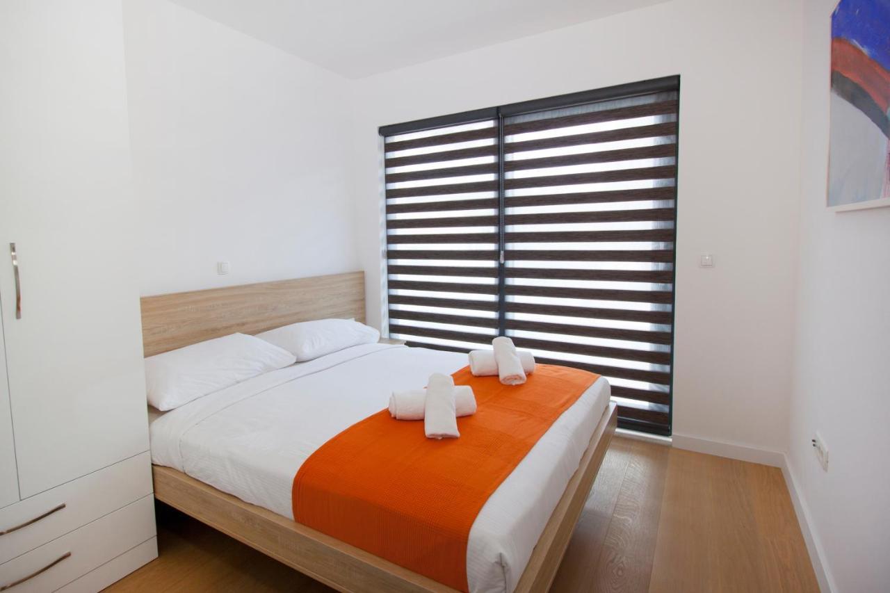 Apartments By The Sea Makarska - 19145 エクステリア 写真