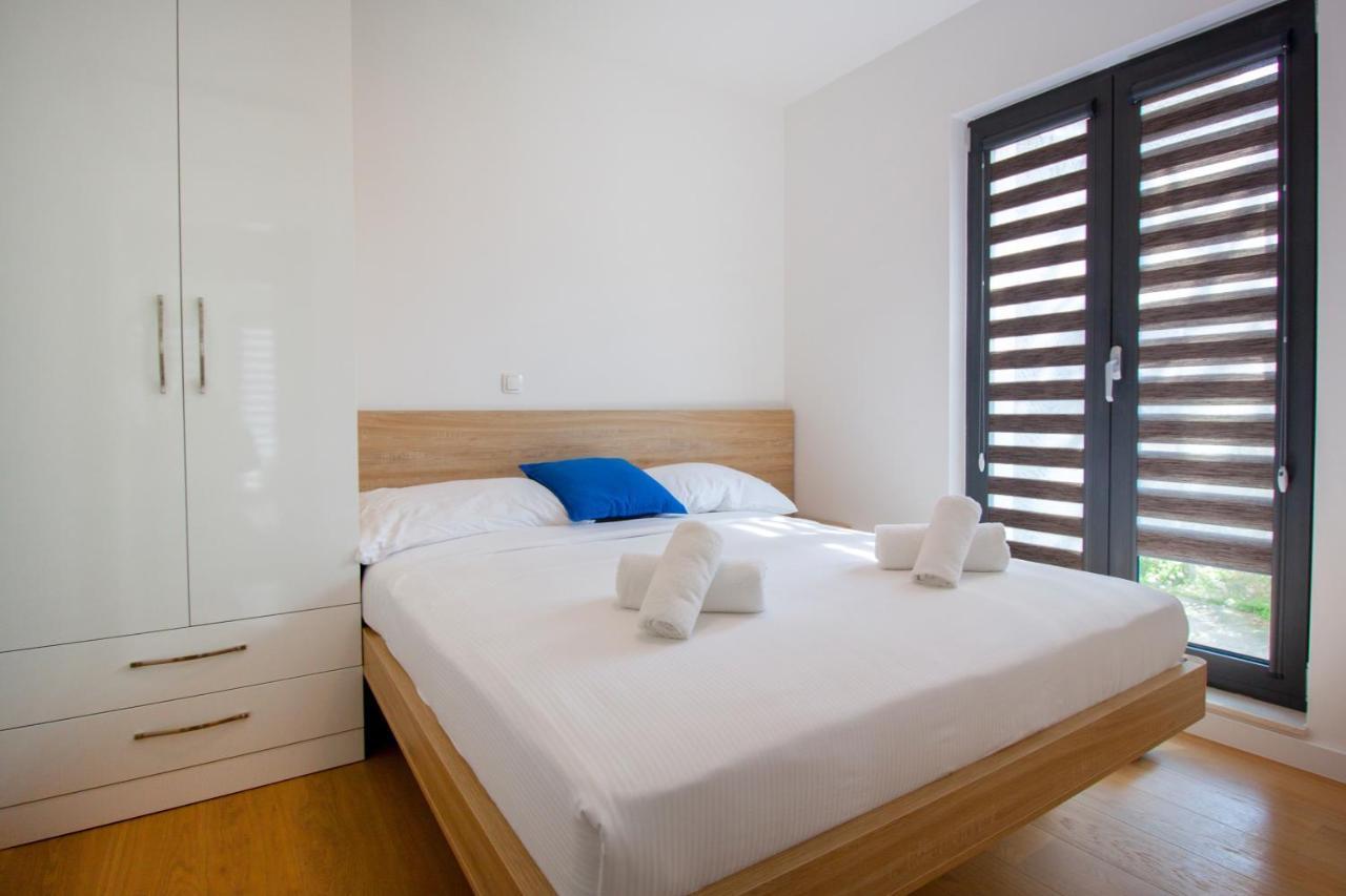 Apartments By The Sea Makarska - 19145 エクステリア 写真